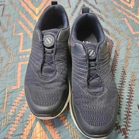 Sketchers - Picture 4 of 7